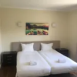 Lounge בית הארחה