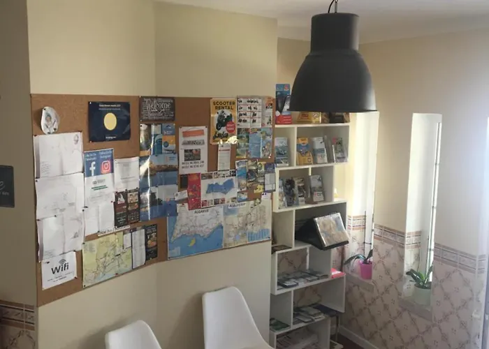 Lounge 2* 阿尔布费拉